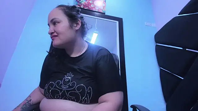 MiaRouss69 online show from April 7, 8:38 am