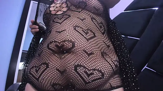 MiaRouss69 online show from April 3, 1:34 am