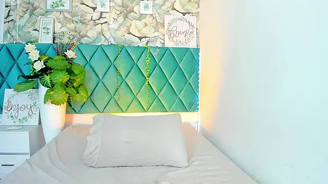 AlexiiaBrown online show from April 30, 1:07 pm