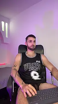 Snapshot of Apolo_lux1 chatting on March 1, 7:47 pm Apolo lux1 online show from March 1, 7:47 pm