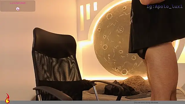 Snapshot of Apolo_lux1 chatting on July 17, 8:17 pm Apolo lux1 online show from July 17, 8:17 pm