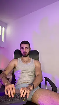 Snapshot of Apolo_lux1 chatting on February 28, 7:46 pm Apolo lux1 online show from February 28, 7:46 pm