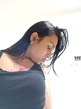 LunaRouuse  online show from February 6, 1:18 pm