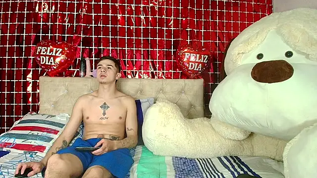 paullette jakke online show from February 15, 2:34 am