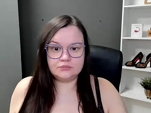 Snapshot of HollyDanceSoul chatting on February 21, 7:21 am HollyDanceSoul online show from February 21, 7:21 am