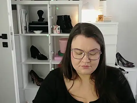 HollyDanceSoul online show from March 6, 2:12 pm