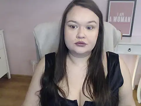 Snapshot of HollyDanceSoul chatting on February 4, 5:24 am HollyDanceSoul online show from February 4, 5:24 am