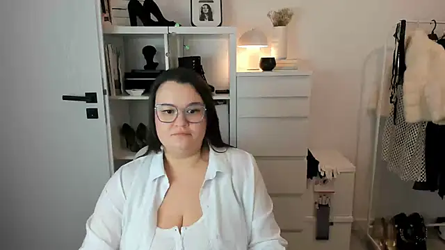 Snapshot of HollyDanceSoul chatting on February 28, 8:19 pm HollyDanceSoul online show from February 28, 8:19 pm