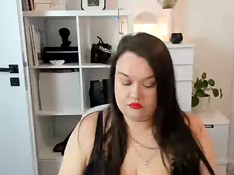 Snapshot of HollyDanceSoul chatting on February 25, 6:57 am HollyDanceSoul online show from February 25, 6:57 am