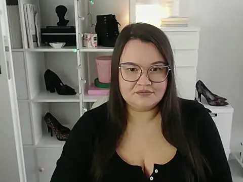 HollyDanceSoul online show from March 5, 2:35 pm