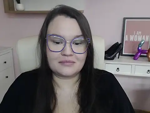 Snapshot of HollyDanceSoul chatting on January 13, 7:34 am HollyDanceSoul online show from January 13, 7:34 am