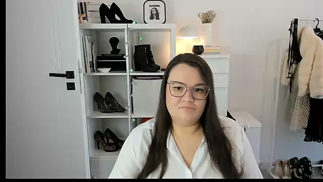 Snapshot of HollyDanceSoul chatting on February 28, 8:14 am HollyDanceSoul online show from February 28, 8:14 am