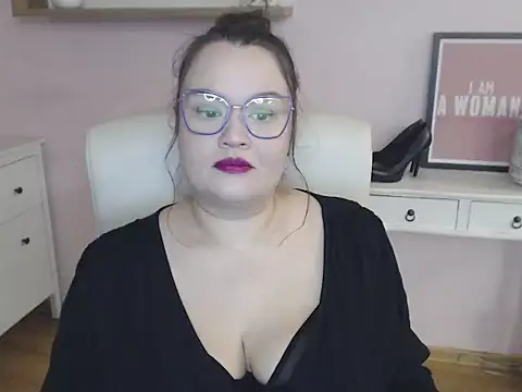 Snapshot of HollyDanceSoul chatting on January 14, 6:17 am HollyDanceSoul online show from January 14, 6:17 am