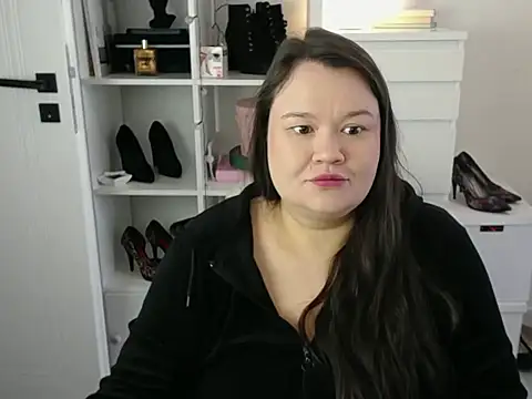 HollyDanceSoul online show from March 28, 7:20 am