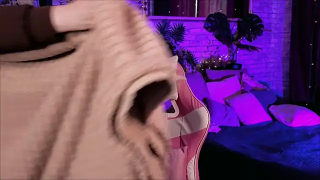 SunshineBlaze online show from March 24, 1:22 pm