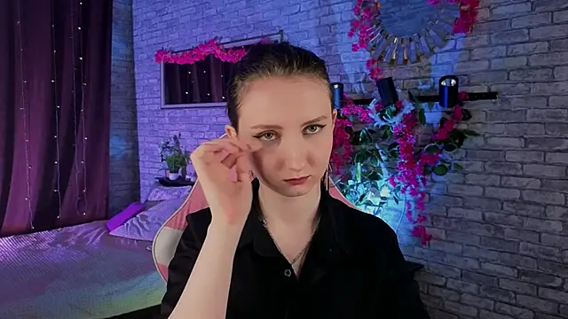 Snapshot of SunshineBlaze chatting on January 11, 5:47 am SunshineBlaze online show from January 11, 5:47 am