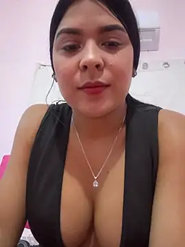 Snapshot of Victoria_Shy chatting on January 13, 2:15 am Victoria Shy online show from January 13, 2:15 am