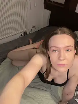 midnight ballerina  online show from January 31, 7:12 pm