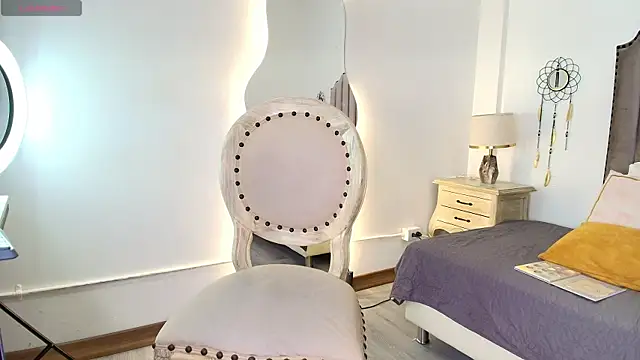 kimberly colle7 online show from April 20, 2:14 am