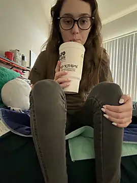 julia4thewin online show from March 4, 9:11 pm