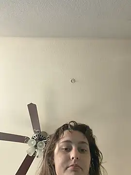 julia4thewin online show from May 20, 9:01 pm