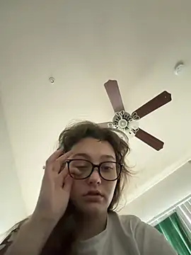 julia4thewin online show from April 24, 9:17 pm