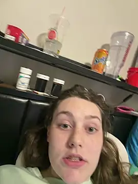 julia4thewin online show from April 3, 1:45 am