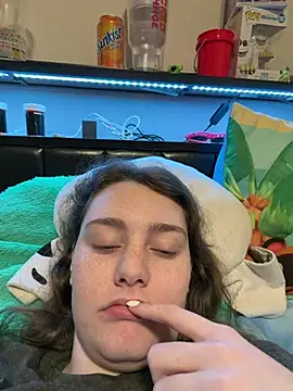 julia4thewin online show from April 4, 1:12 am