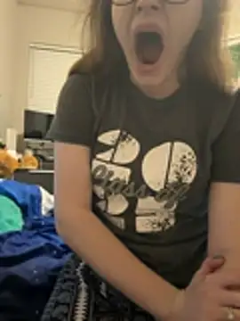 julia4thewin online show from April 24, 2:35 am