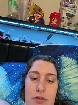 julia4thewin online show from May 9, 1:09 am
