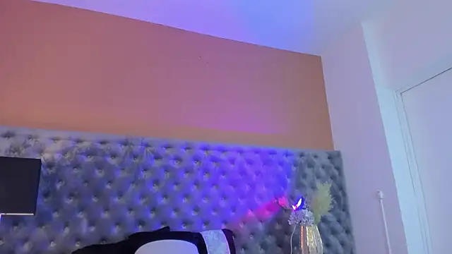 NatQueen online show from January 12, 11:20 pm