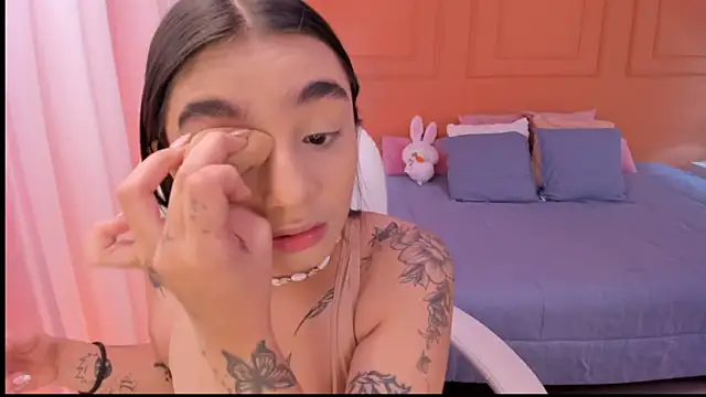 Abriil cutee online show from June 19, 2:34 pm