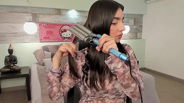 Abriil cutee online show from April 3, 1:50 pm