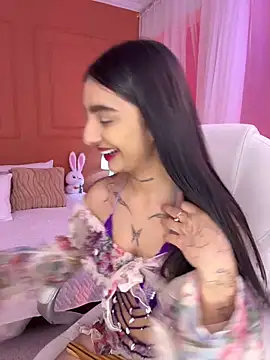 Snapshot of Abriil_cutee chatting on May 20, 5:21 pm Abriil cutee online show from May 20, 5:21 pm