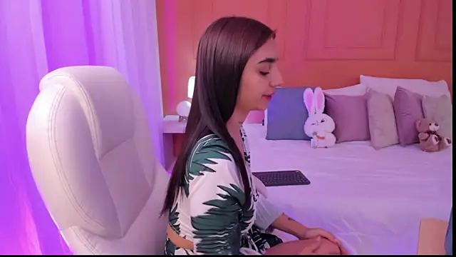 Abriil cutee online show from July 8, 2:40 pm