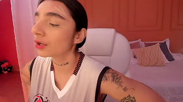 Snapshot of Abriil_cutee chatting on June 9, 1:34 pm Abriil cutee online show from June 9, 1:34 pm