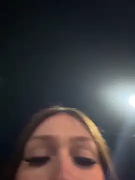 lizz lunna online show from April 22, 3:46 am