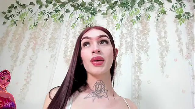 Snapshot of lizz_lunna chatting on July 9, 9:25 pm lizz lunna online show from July 9, 9:25 pm