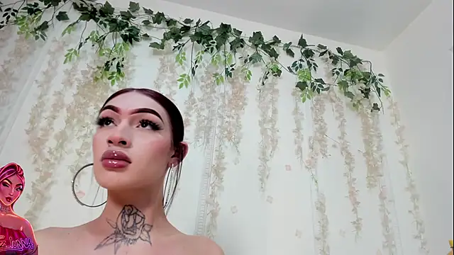 Snapshot of lizz_lunna chatting on July 16, 11:35 pm lizz lunna online show from July 16, 11:35 pm