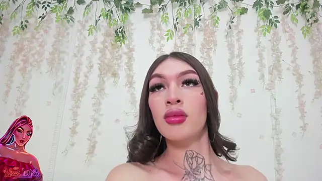 lizz lunna online show from April 13, 8:57 pm