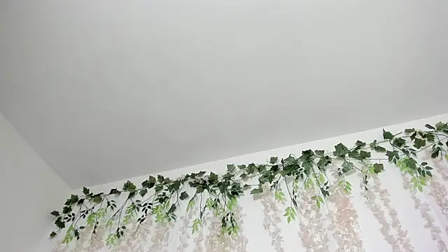 lizz lunna online show from March 27, 10:11 pm