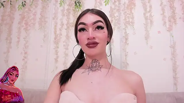 lizz lunna online show from April 2, 7:09 pm