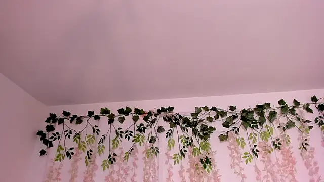 lizz lunna online show from March 14, 9:54 pm