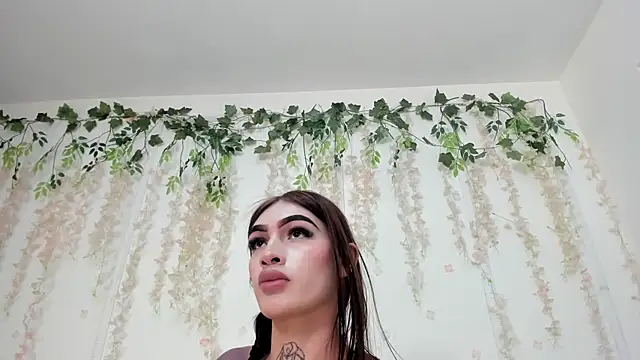 Snapshot of lizz_lunna chatting on June 9, 9:16 pm lizz lunna online show from June 9, 9:16 pm