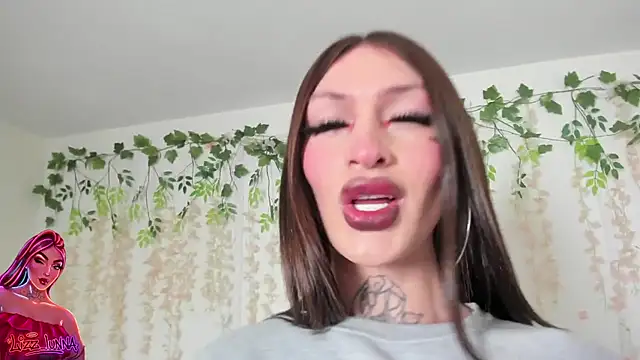 lizz lunna online show from April 10, 12:06 am