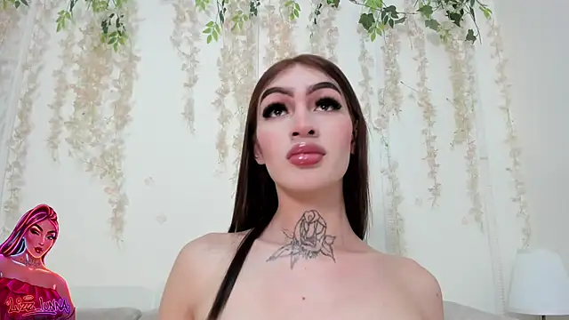 lizz lunna online show from May 26, 10:30 pm