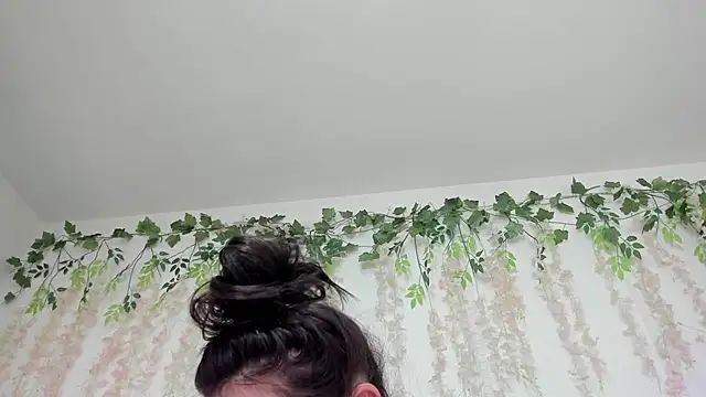 lizz lunna online show from March 26, 8:40 pm