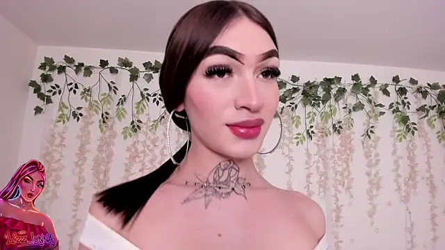 lizz lunna online show from March 18, 9:59 pm