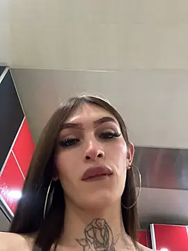 lizz lunna online show from April 19, 8:37 am