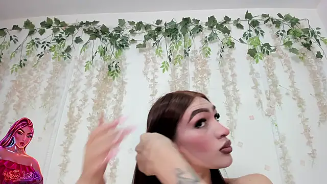lizz lunna online show from May 15, 10:41 pm